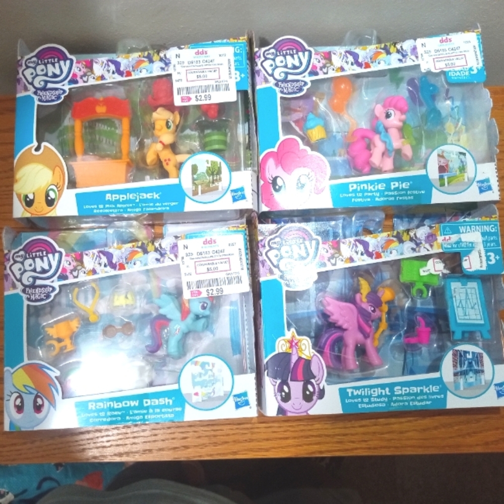 LOT: NIB 4x MLP Friendship is Magic figures My Little Pony